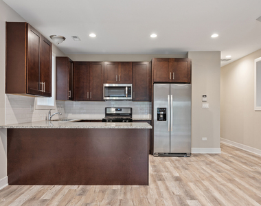 6530 S Maryland Avenue - Photo Thumbnail 2