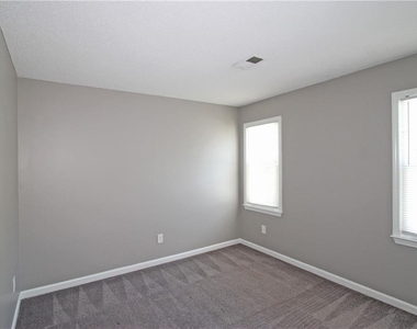 957 Oak Street Sw - Photo Thumbnail 13