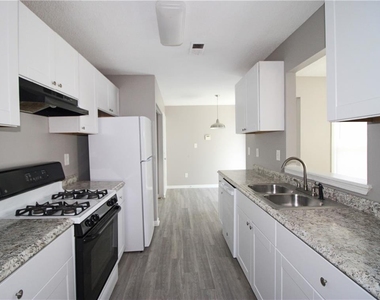 957 Oak Street Sw - Photo Thumbnail 5