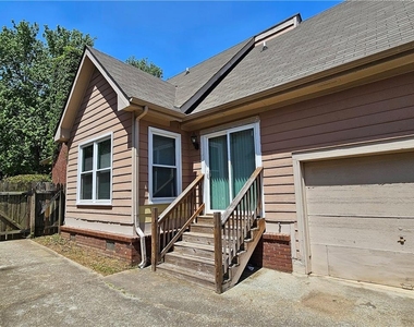 957 Oak Street Sw - Photo Thumbnail 15