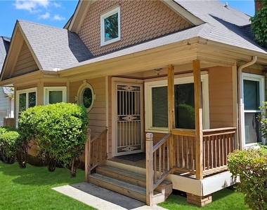 957 Oak Street Sw - Photo Thumbnail 1