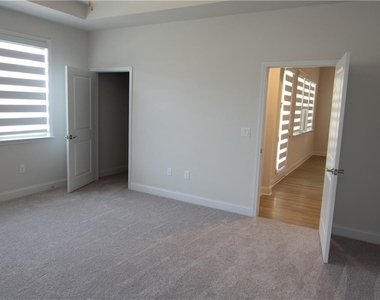2472 Knob Creek Road - Photo Thumbnail 8