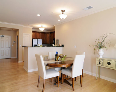 229 S Main Street - Photo Thumbnail 4