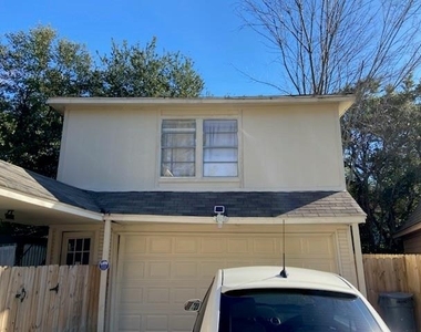 3231 Ashton Park Drive - Photo Thumbnail 8
