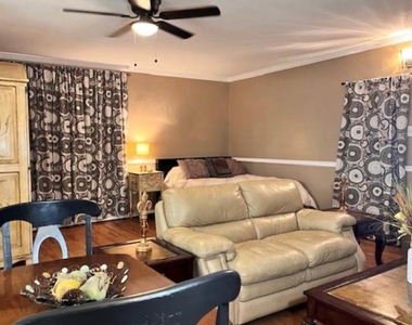 3231 Ashton Park Drive - Photo Thumbnail 5