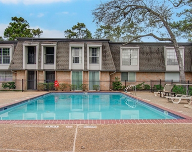 12633 Memorial Drive - Photo Thumbnail 17