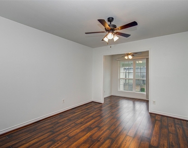 12633 Memorial Drive - Photo Thumbnail 2