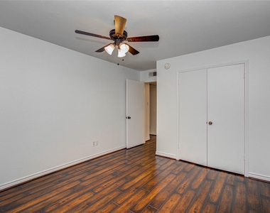12633 Memorial Drive - Photo Thumbnail 7