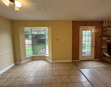 1937 Arcadia Drive - Photo Thumbnail 5