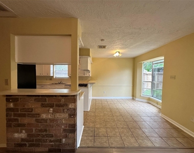 1937 Arcadia Drive - Photo Thumbnail 14