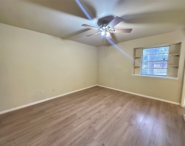 1937 Arcadia Drive - Photo Thumbnail 16