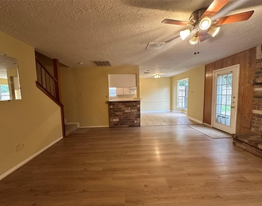 1937 Arcadia Drive - Photo Thumbnail 2