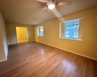1937 Arcadia Drive - Photo Thumbnail 6