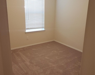 24006 Swather Way - Photo Thumbnail 16