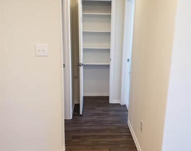 24006 Swather Way - Photo Thumbnail 9