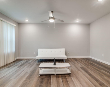 5705 Breland Street - Photo Thumbnail 7