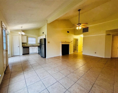 17118 Amber Ridge Drive - Photo Thumbnail 12