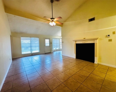 17118 Amber Ridge Drive - Photo Thumbnail 2