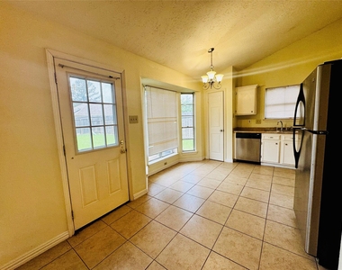17118 Amber Ridge Drive - Photo Thumbnail 9