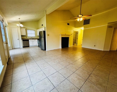 17118 Amber Ridge Drive - Photo Thumbnail 3