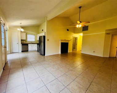 17118 Amber Ridge Drive - Photo Thumbnail 8