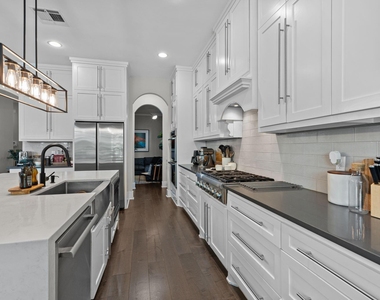 2518 Southgate Boulevard - Photo Thumbnail 15