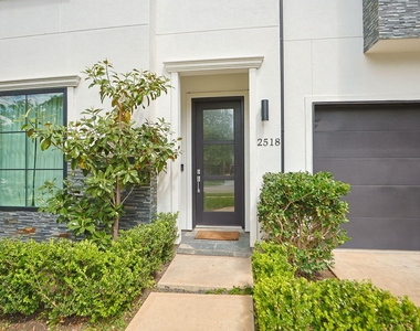 2518 Southgate Boulevard - Photo Thumbnail 2