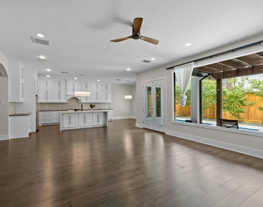 2518 Southgate Boulevard - Photo Thumbnail 10