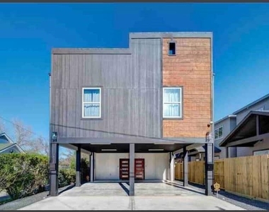 7925 Brandon Street - Photo Thumbnail 2