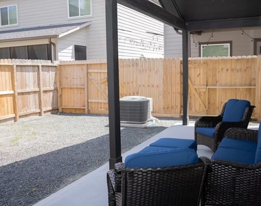 7925 Brandon Street - Photo Thumbnail 8