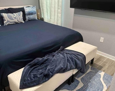 7925 Brandon Street - Photo Thumbnail 14