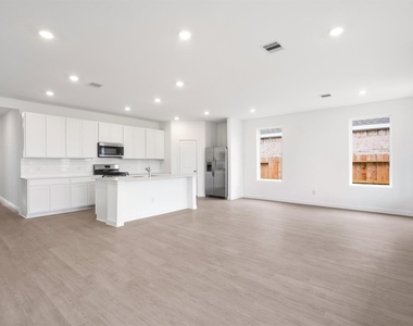 3009 Waterwood Pass Drive - Photo Thumbnail 6