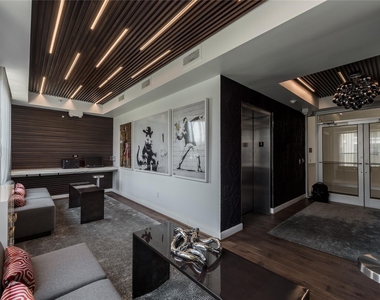 2700 Brazos Street - Photo Thumbnail 14