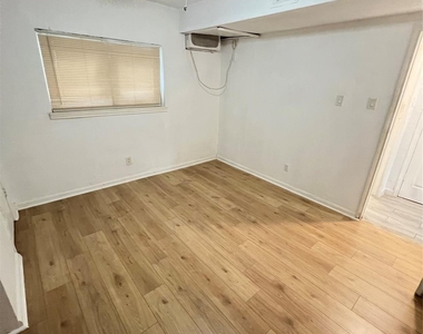 5911 Grace Lane - Photo Thumbnail 4