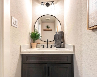 11005 Upland Forest Drive - Photo Thumbnail 12