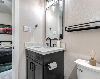 11005 Upland Forest Drive - Photo Thumbnail 20