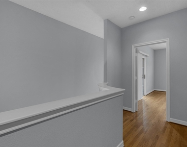 341 W 23rd Street - Photo Thumbnail 12