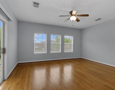 341 W 23rd Street - Photo Thumbnail 18