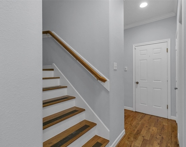 341 W 23rd Street - Photo Thumbnail 10