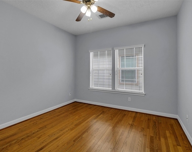 341 W 23rd Street - Photo Thumbnail 16