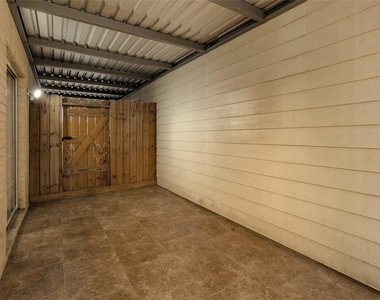 341 W 23rd Street - Photo Thumbnail 25