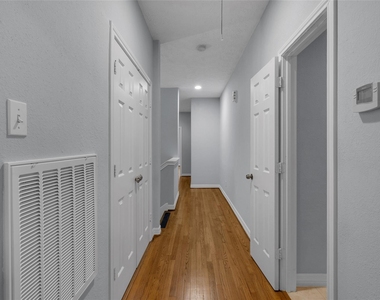 341 W 23rd Street - Photo Thumbnail 3