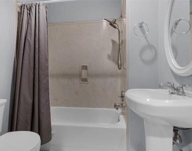 341 W 23rd Street - Photo Thumbnail 21