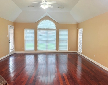5010 Rebel Ridge Drive - Photo Thumbnail 5