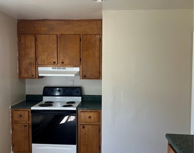 2107 Johnson Street - Photo Thumbnail 11