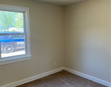 2107 Johnson Street - Photo Thumbnail 7