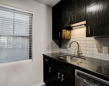 1501 Hyde Park Boulevard - Photo Thumbnail 1