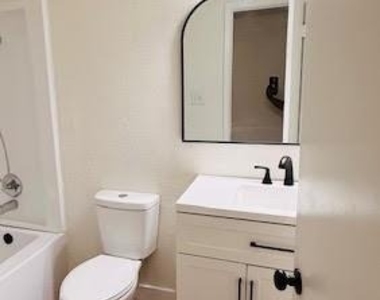 1510 Odd Fellow Street - Photo Thumbnail 3
