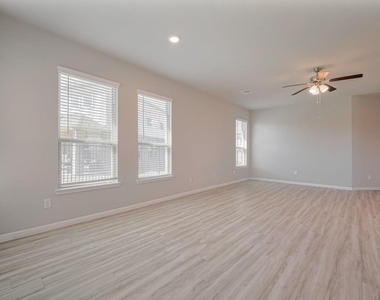 101 Eliana Shores Drive - Photo Thumbnail 17