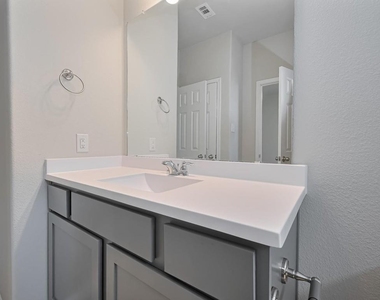 101 Eliana Shores Drive - Photo Thumbnail 25